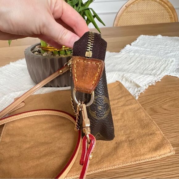 ✅AUTHENTIC✅LOUIS VUITTON POCHETTE ACCESSORIES CROSSBODY BAG - Picture 7 of 13